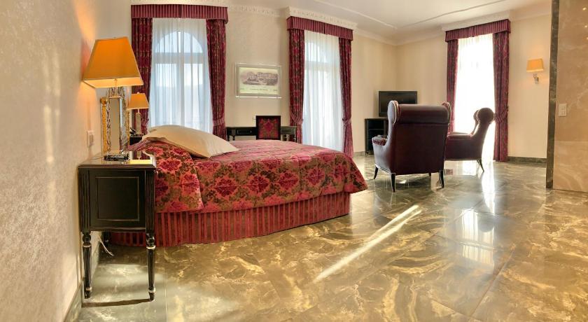 Fotografija Prestige Twin Room with Lake View 1