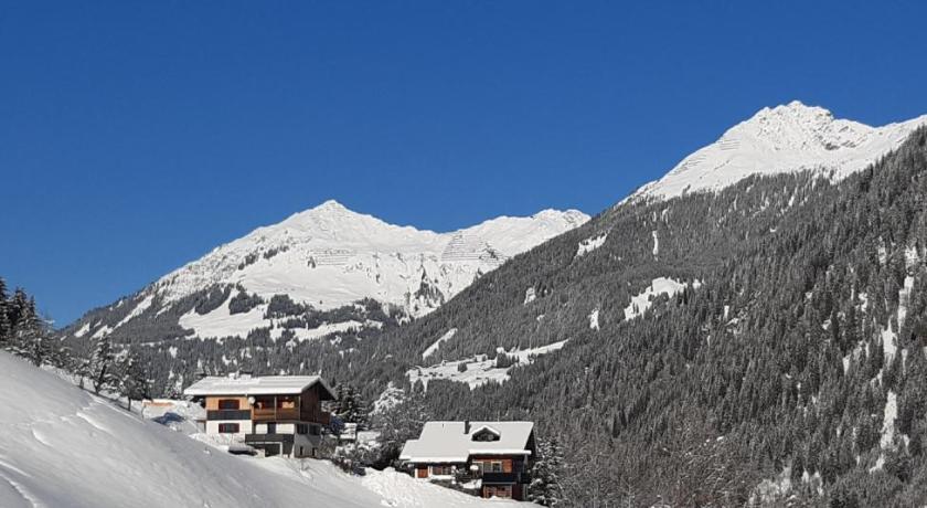Haus Madrisella photo
