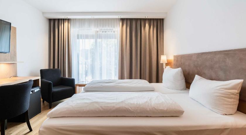 Hotel & Gasthaus Lowen photo