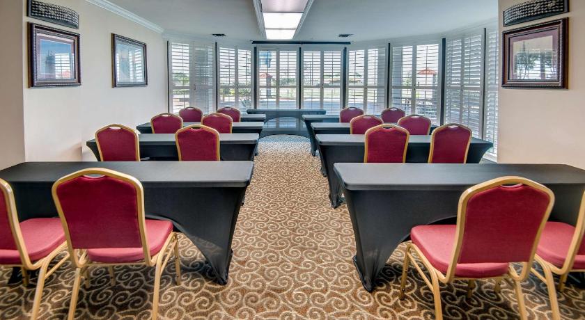 Ramada by Wyndham Metairie New Orleans Airport