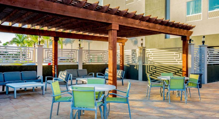 La Quinta Inn & Suites by Wyndham McAllen Convention Center