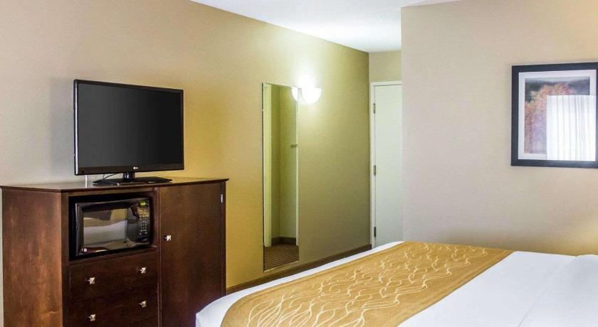 Comfort Inn and Suites Dayville