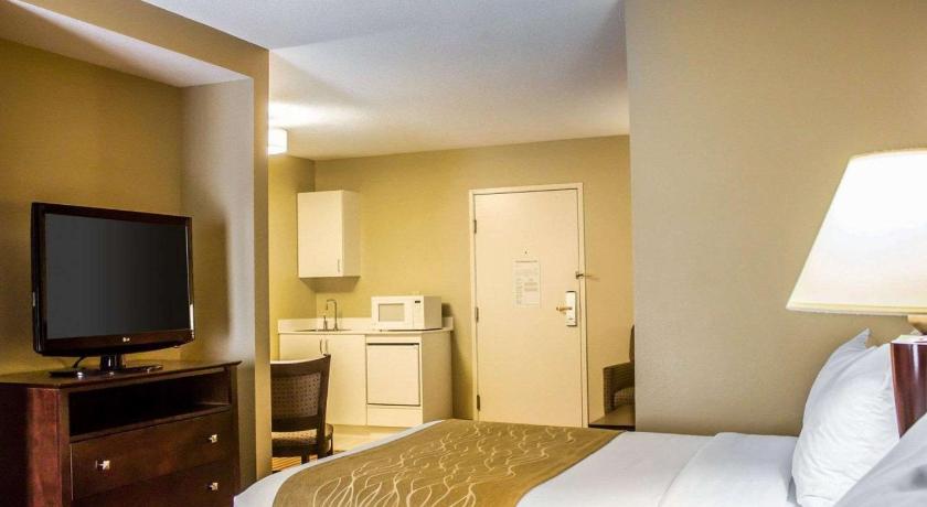 Comfort Inn and Suites Dayville