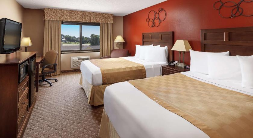 Roosevelt Grand Dakota, SureStay Collection by Best Western