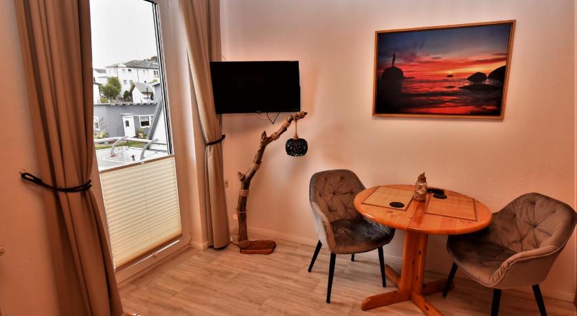 Image of Apartment with Balcony 3