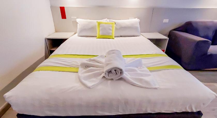 Image of Queen Room 12