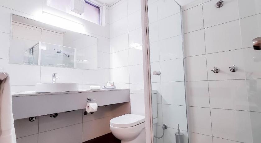 Image of Twin Room 6