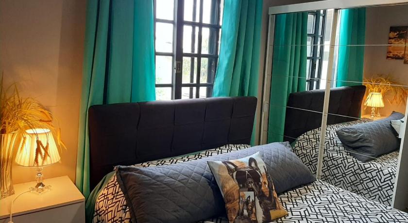 Image of Apartment with Garden View 7