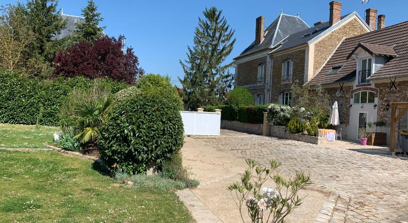 Saint-Pardoux-Fongal Domaine d'Auxonnettes Chambres d'Hotes et Gites 4-Star Hotel view