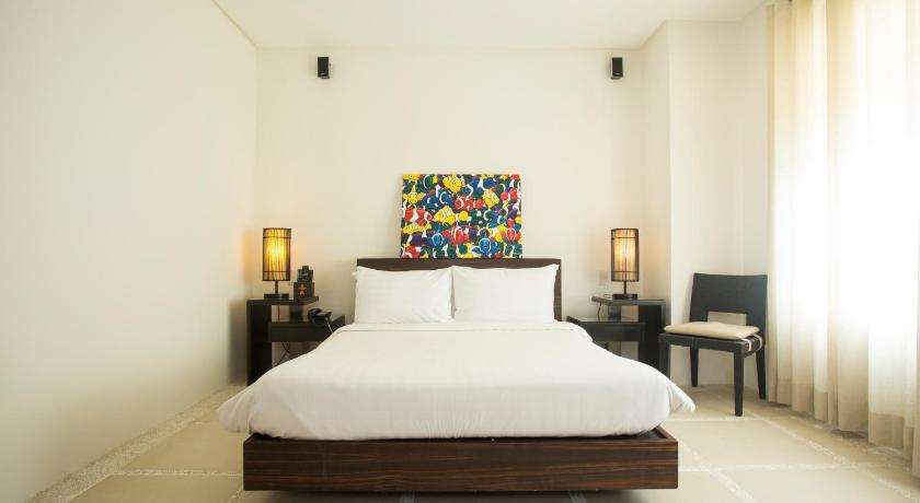 Image of 1 Bedroom Beachfront Grand Suite - Oceanview 9