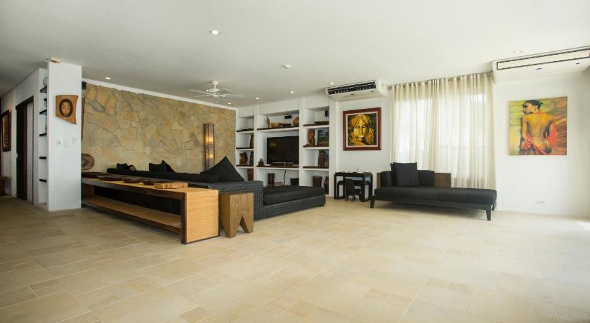 Image of 1 Bedroom Beachfront Grand Suite - Oceanview 5