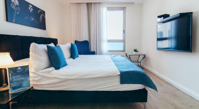 Almog Beach Apartments מגדלי חוף הכרמל חיפה photo