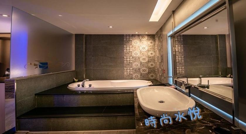 Shui Yue Boutique Motel - image 32