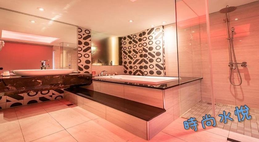 Shui Yue Boutique Motel - image 24