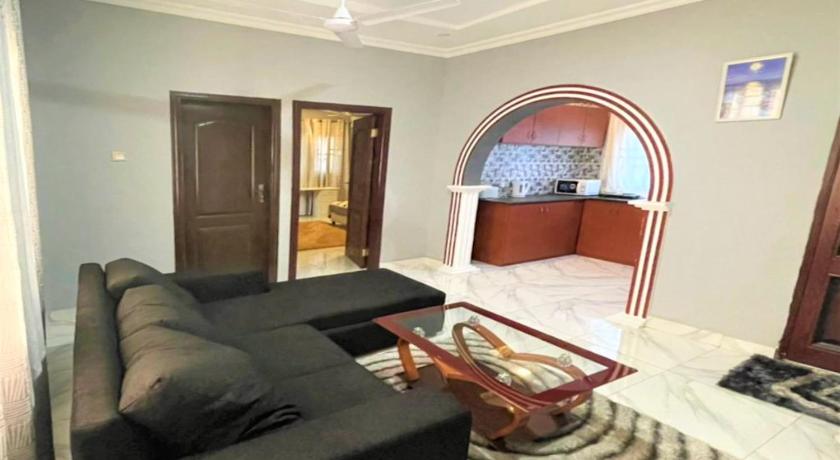 Detouz Lodging — Hotel in Accra