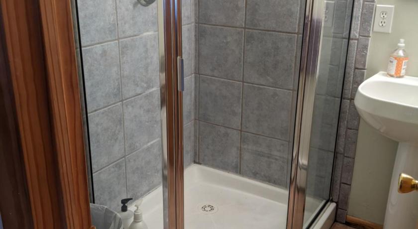 Studio apartment 15 minute walk to plaza photo