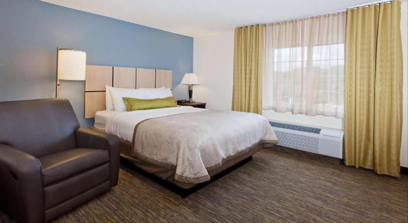 Sonesta Simply Suites Detroit Southfield