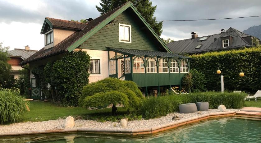 Haus mit Sauna und privatem Badeteich in Anif bei Salzburg
