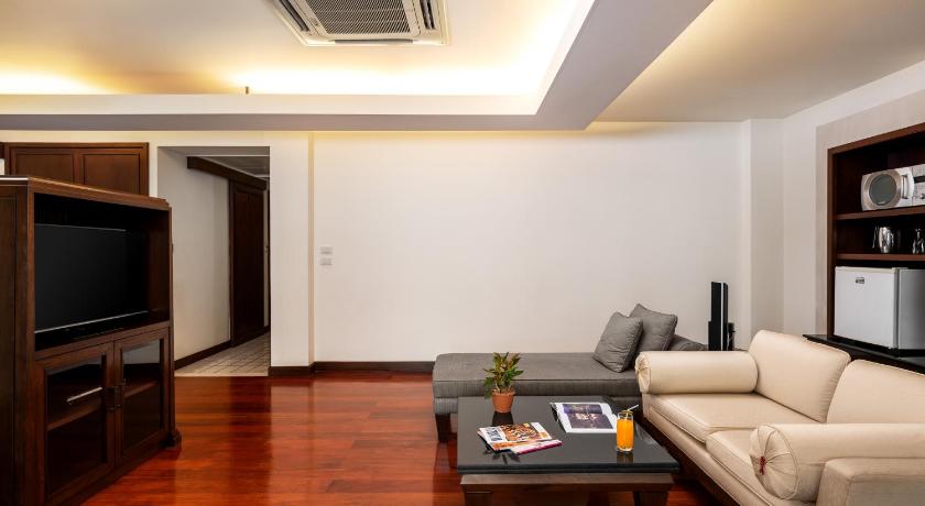 Image of Junior Suite, 1 King 9