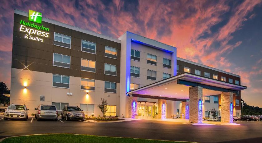 Holiday Inn Express and Suites Asheboro