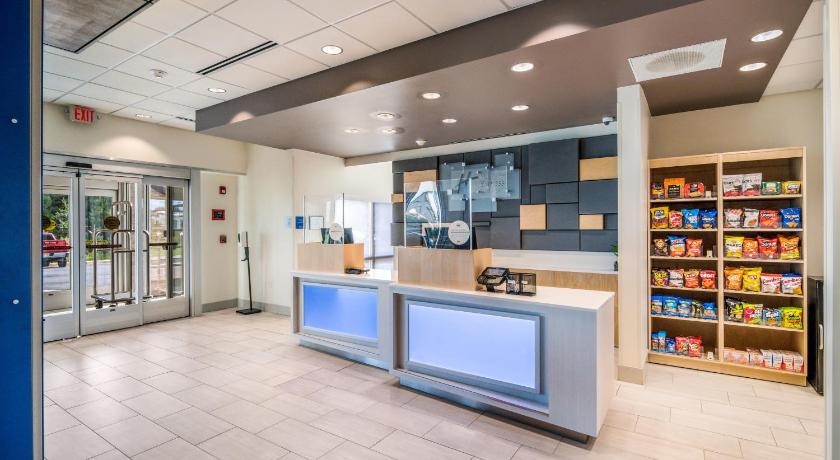 Holiday Inn Express and Suites Asheboro