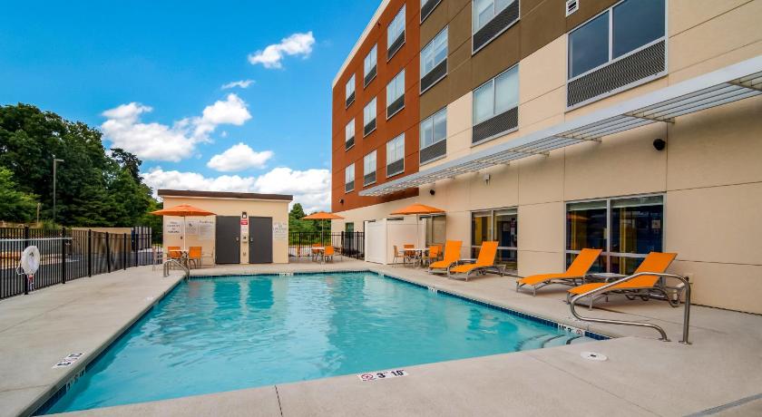 Holiday Inn Express and Suites Asheboro