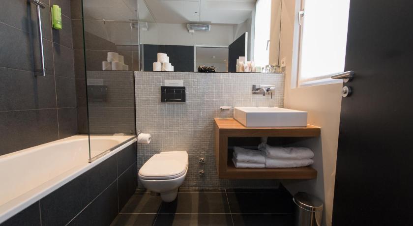 Image of Family Room 9