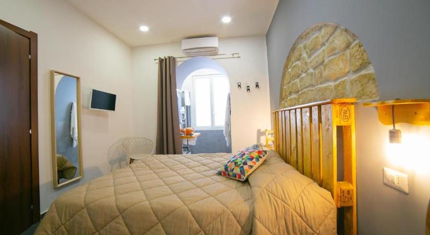 Toledo H, Naples Historical Center, by ClaPa Group photo