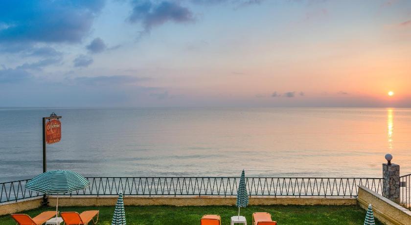 Andreolas Luxury Suites photo