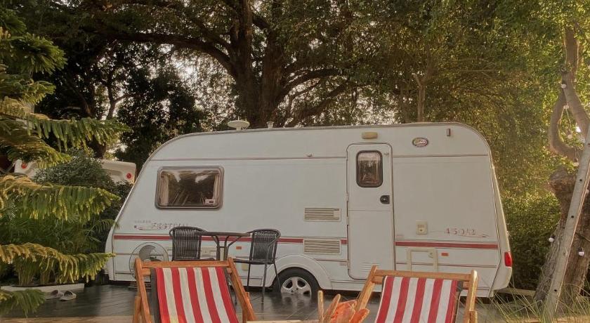 Nice Nite Campervans — Hotel in Ayutthaya