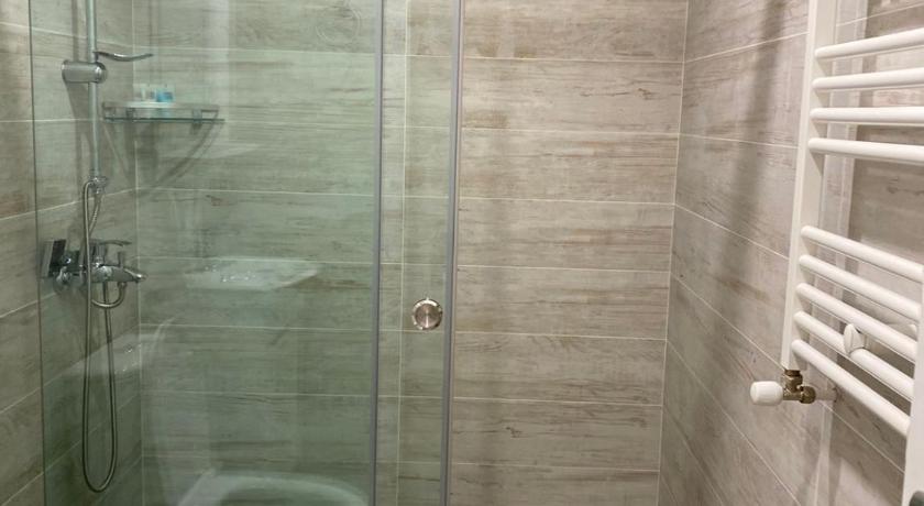 Hotel 12 Tve photo