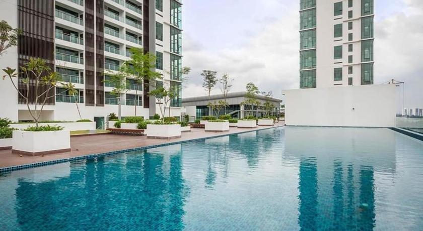 MHA 19 EVO SUlTE SOHO BANDAR BARU BANGI FREE NETFLIX AND WIFI photo
