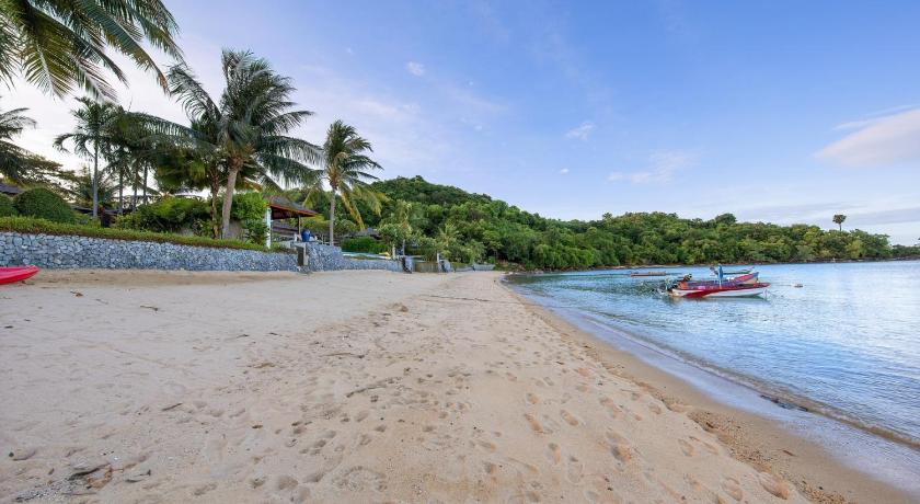 Dhevatara Residence Sea View Villas photo