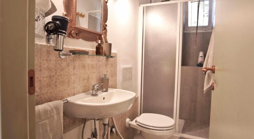 Image of Large Double Room 2