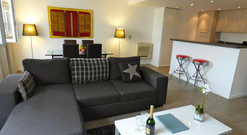 Image of Two-Bedroom Apartment 84 rue d’Antibes 3