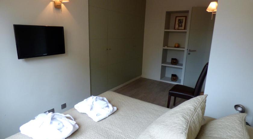 Image of Two-Bedroom Apartment 84 rue d’Antibes 11
