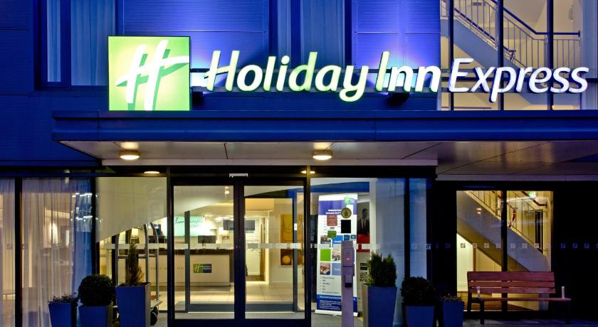 Holiday Inn Express Birmingham–South A45