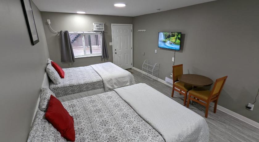 Riverside Motel photo