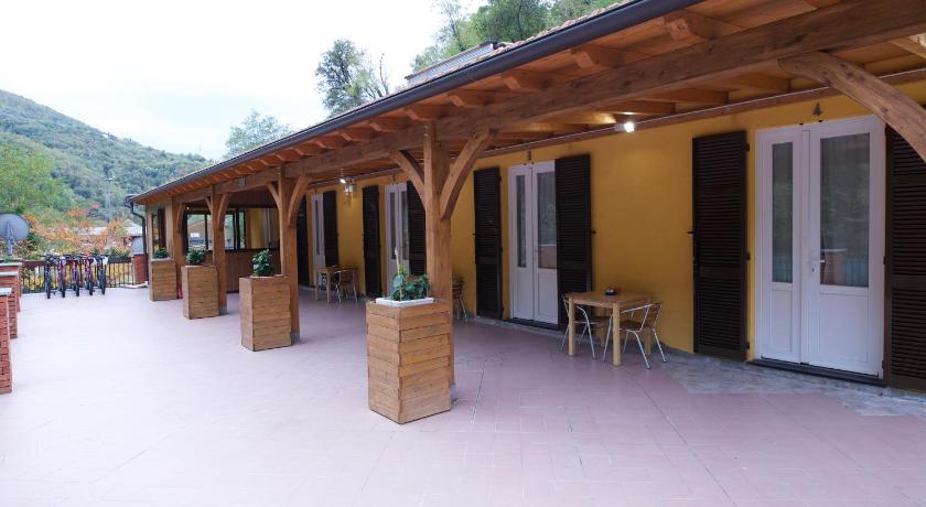Loggia Piani Nuovi — Hotel in Carasco