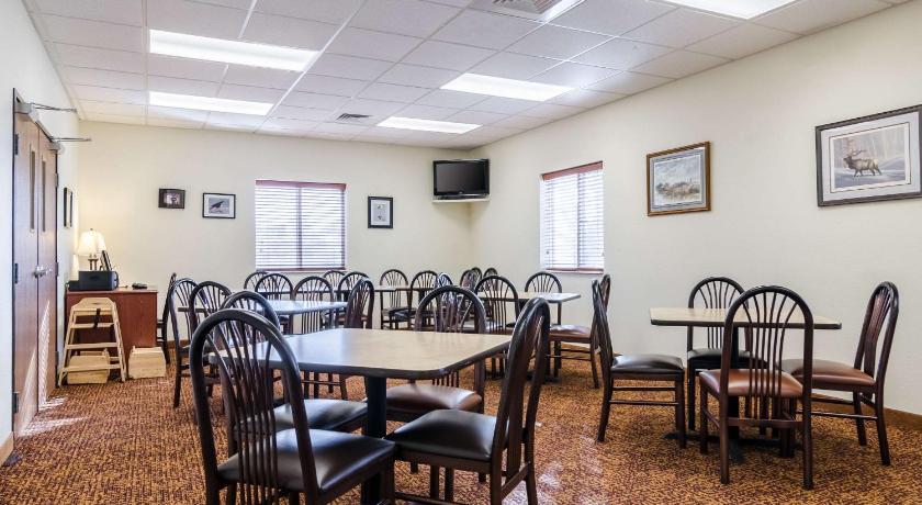 Rodeway Inn & Suites Hoisington