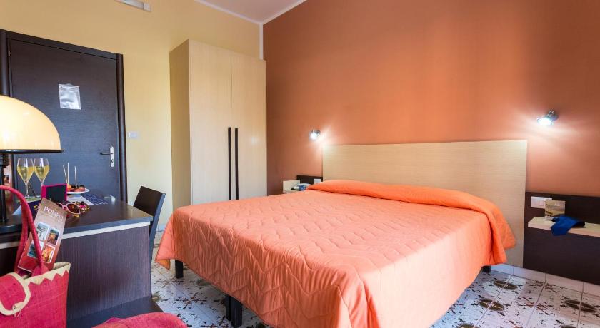 Image of Economy Double Room 3