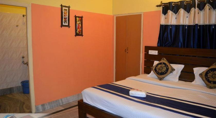Hotel Galaxy Inn photo
