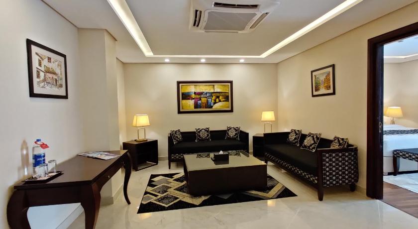 Image of 2 King Beds, Royal Suite, Non-Smoking 6