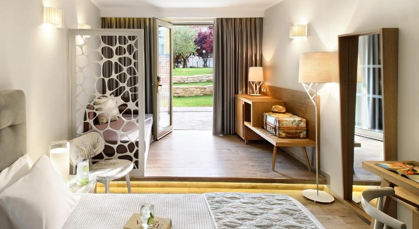 Portes Beach Hotel NEW photo