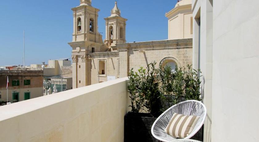 The King George Village Boutique Living photo