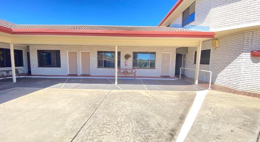 Sapphire City Motor Inn photo