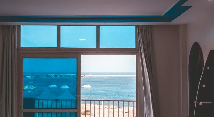 Seaview Panorama Boatel photo