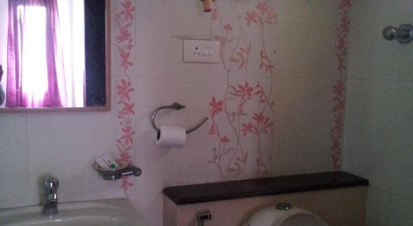 Roshini Serviced Apartments photo