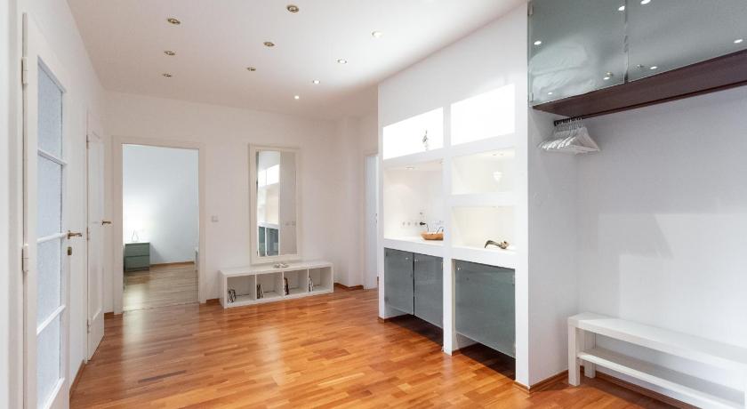 Operastreet City-Center Premium Apartment photo