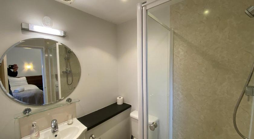 Image of Twin Room 2